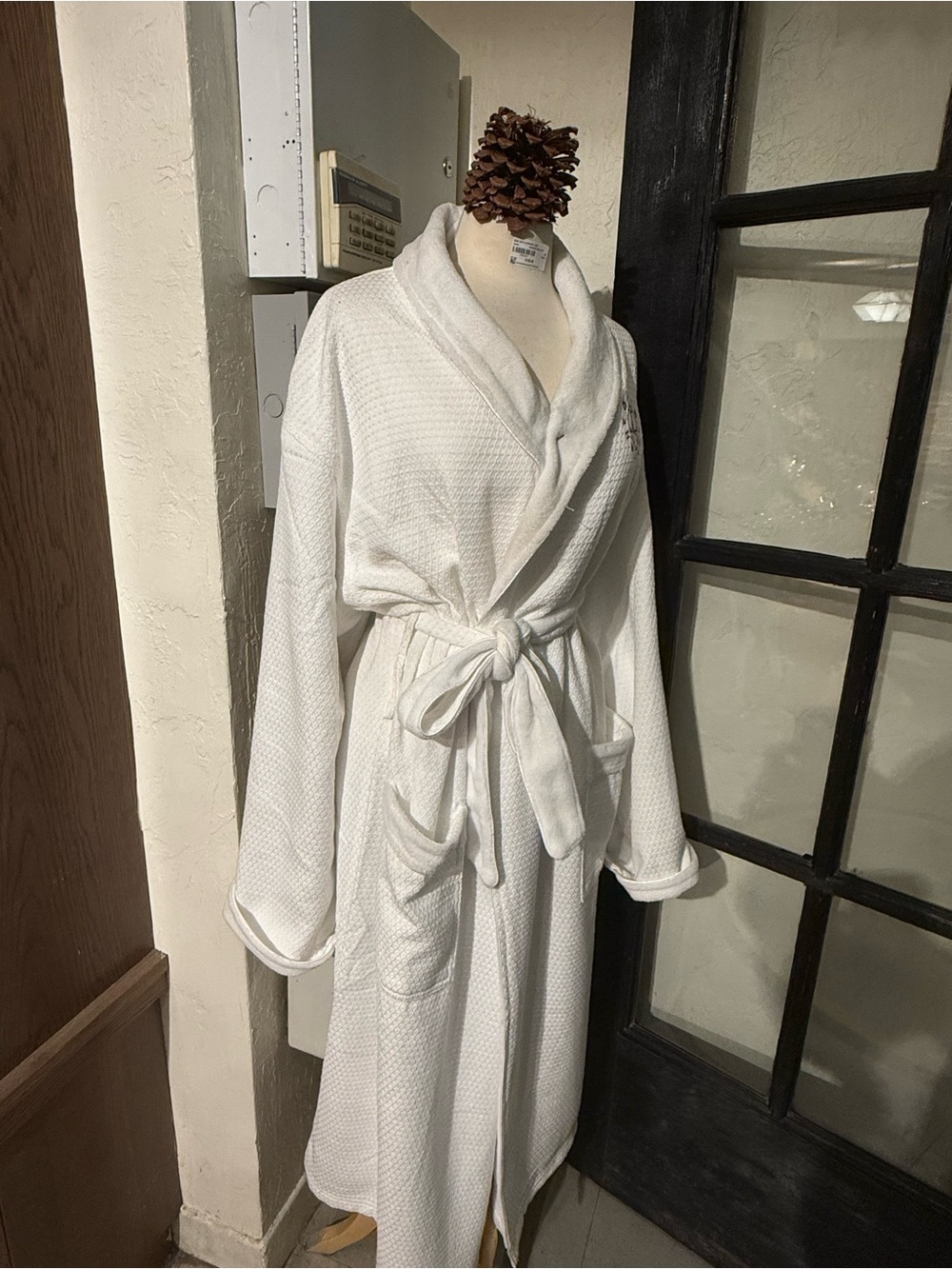 White Waffle Shawl Collar Draping luxurious Bathrobe with Tie Belt. OSFM